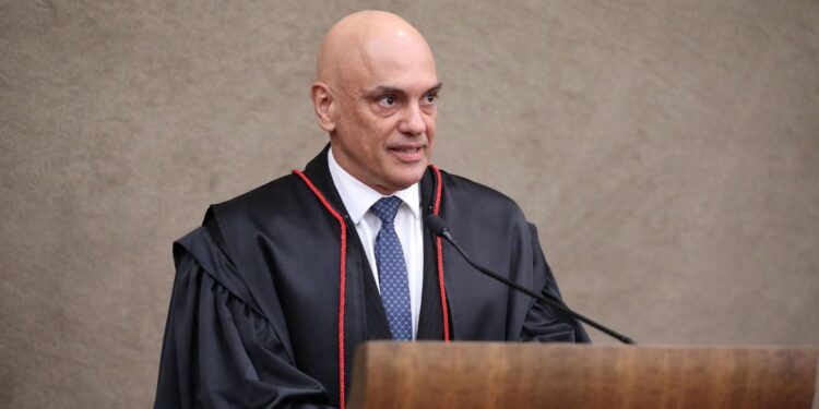 Moraes tira sigilo de decisão que determinou buscas contra empresários