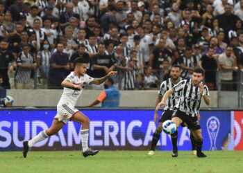 São Paulo passa pelo Ceará nos pênaltis e vai à semifinal da Sul-Americana