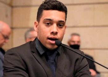 Câmara do Rio cassa mandato de Gabriel Monteiro