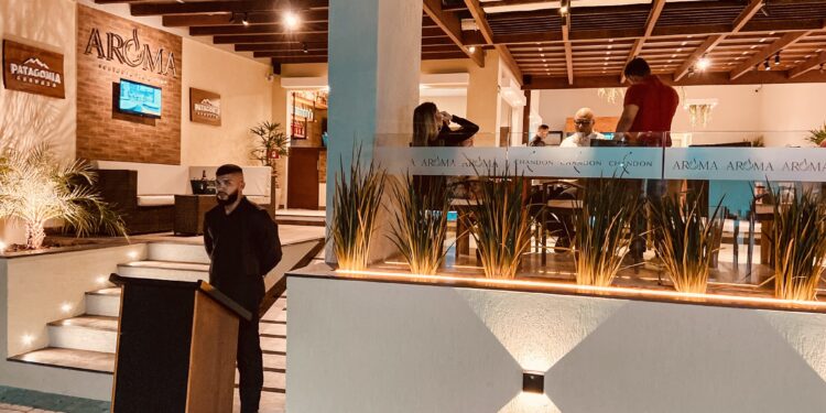 Aroma: novo espaço gastrômico em Canoa Quebrada aposta em cozinha contemporânea