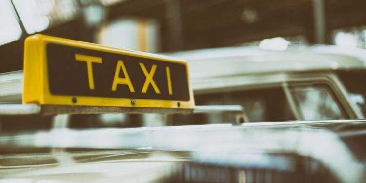 Auxílio taxista será pago para até 301 mil motoristas no dia 16 de agosto