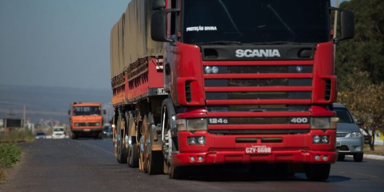 Petrobras reduz preços de venda de diesel para as distribuidoras