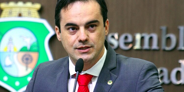 Capitão Wagner, candidato ao Governo do CE, fica em cima do muro sobre Bolsonaro