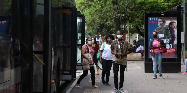 Brasil registra 37 mortes por covid-19 em 24 horas