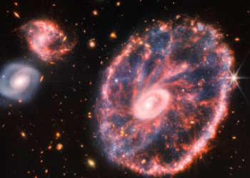 Nasa divulga imagem de galáxia em caos após colisão