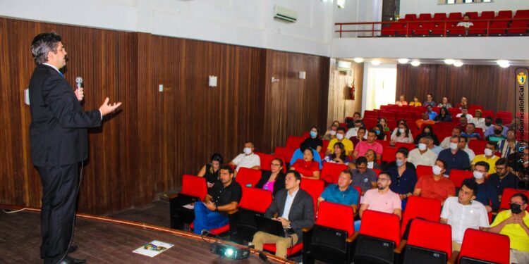 Aracati recebe seminário regional sobre abertura e formalização de empresas