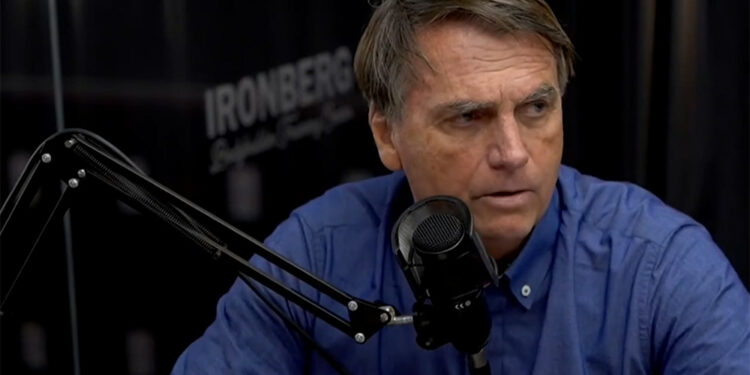 Bolsonaro defende política de emprego e comenta falas durante pandemia