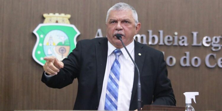 MPCE abre investigação para apurar possível crime em fala do deputado estadual Delegado Cavalcante em ato no 7 de Setembro