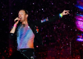Coldplay no Rock in Rio faz show apoteótico com luzes e a potência de Chris Martin
