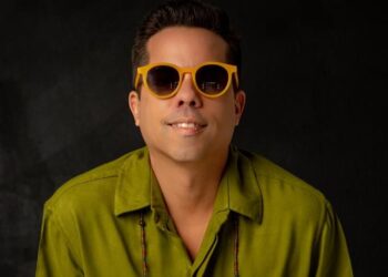 DJ Tai é convidado para o show da banda Maneva