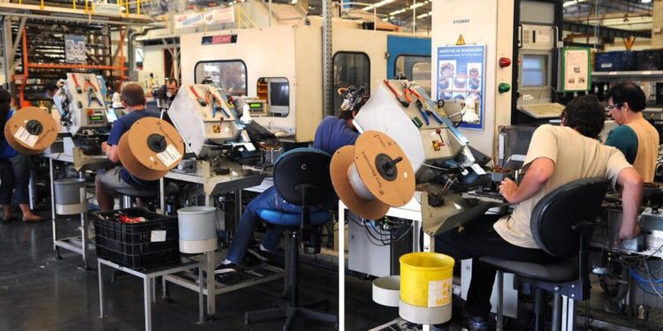 PIB cresce 1,2% no segundo trimestre do ano, afirma o IBGE