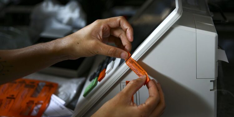 Mais de 1,2 milhão de pessoas com deficiência vão às urnas em outubro