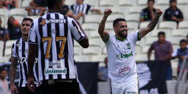 América-MG vence Ceará e se mantém vivo na disputa por vaga no G6