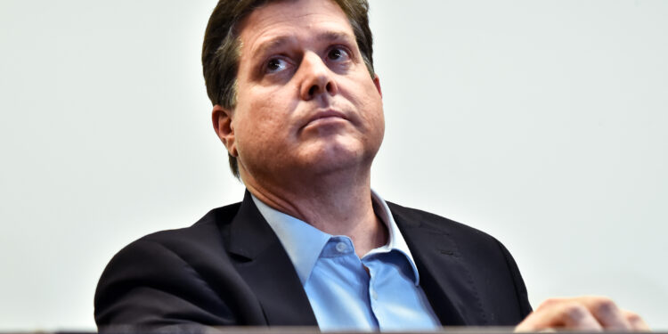 Baleia Rossi libera diretórios do MDB antes de Tebet anunciar apoio a Lula