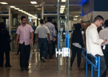 Bancos fecham neste feriado de Nossa Senhora Aparecida, mas reabrem amanhã