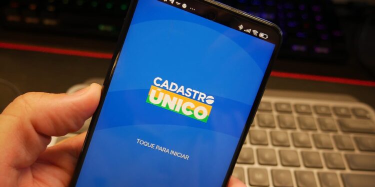Prazo para atualizar o CadÚnico termina nesta sexta; veja como fazer pela internet
