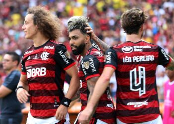 Gabigol decide e Flamengo conquista o tricampeonato da Libertadores