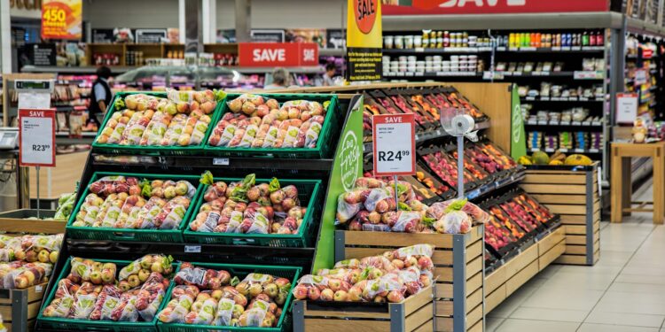 Preço de alimentos dá trégua e cai, mas deve voltar a subir após eleições