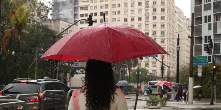 Domingo pode ter tempo instável em quase todo o Brasil
