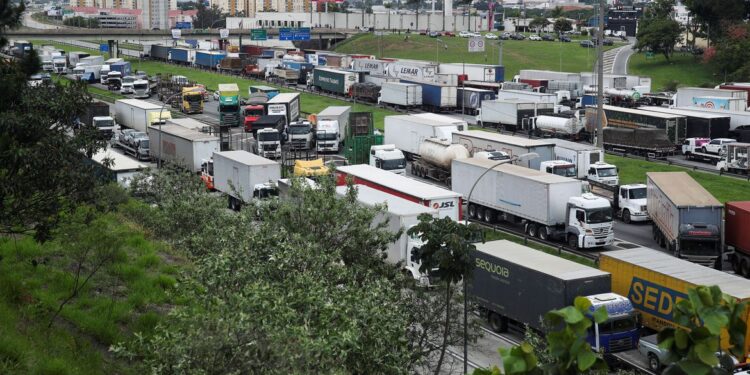 Bloqueios já resultaram em mais de R$ 5,5 milhões em multas