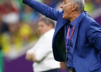 Tite modifica equipe e abre espaço para disputa por posições