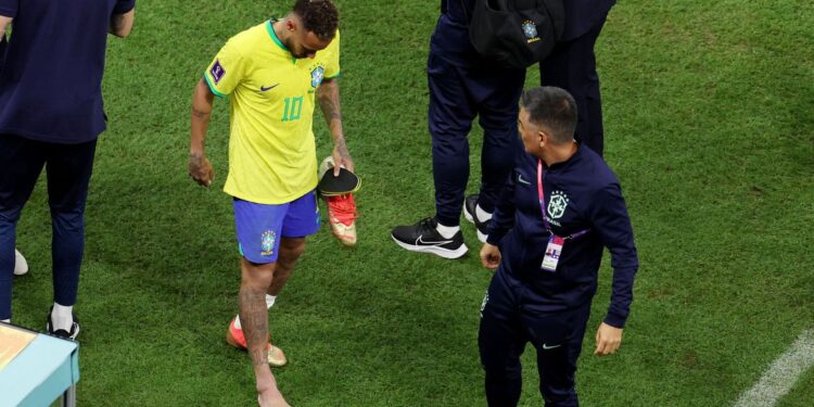 Médico anima Neymar, que sofre com histórico de lesões recentes