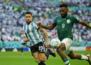 Arábia Saudita e sua torcida abalam Argentina em zebra histórica das Copas