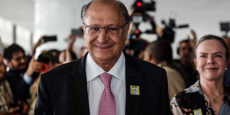 Planalto nomeia Alckmin e oficializa início da transição para o governo Lula
