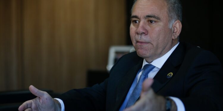 Queiroga convoca brasileiros a se vacinarem contra a Covid-19