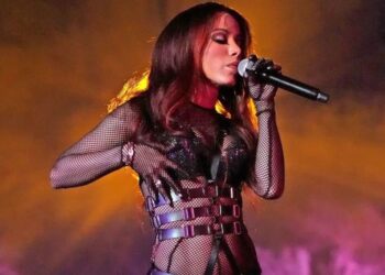 Anitta fica sem palavras ao saber da indicação ao Grammy