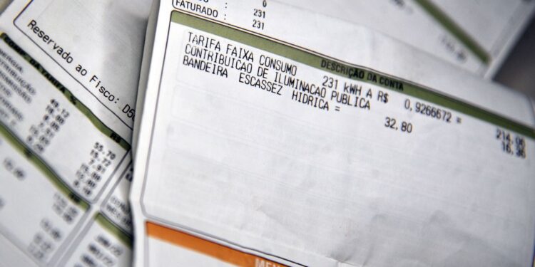 Aneel: tarifa de energia elétrica deve subir, em média, 5,6% em 2023