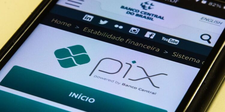 Pix substitui boletos nas compras online à vista, aponta levantamento