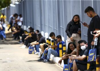 Participantes do Enem 2022 fazem hoje provas de exatas