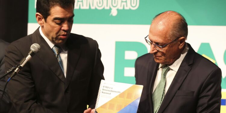 Equipe de transição recebe relatórios do TCU