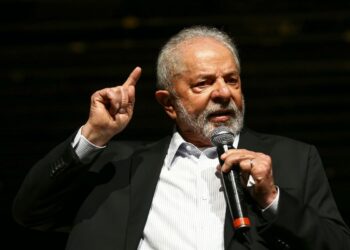 Lula se submete a exames de rotina em São Paulo