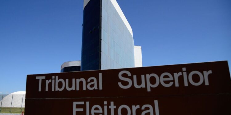 Novos títulos de eleitores podem ser solicitados a partir de hoje