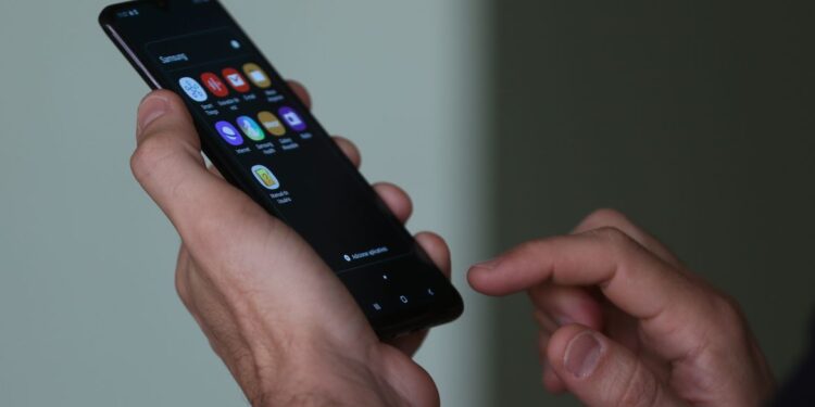 Anatel cria código 0304 para identificar ligações de cobrança