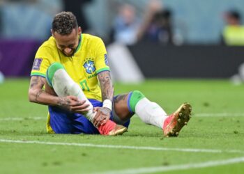 Neymar será avaliado no sábado para definir data de retorno à Copa