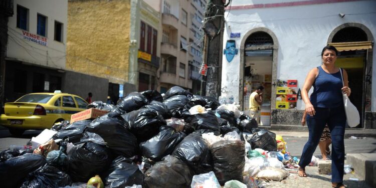 Fortaleza: Entenda a cobrança da Taxa do Lixo