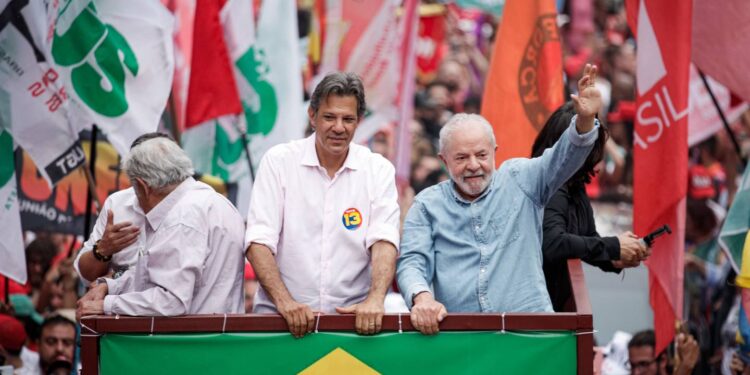 Lula anuncia Fernando Haddad como ministro da Fazenda