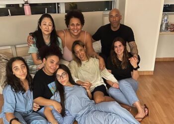 Filha de Pelé publica foto do Natal no quarto do hospital