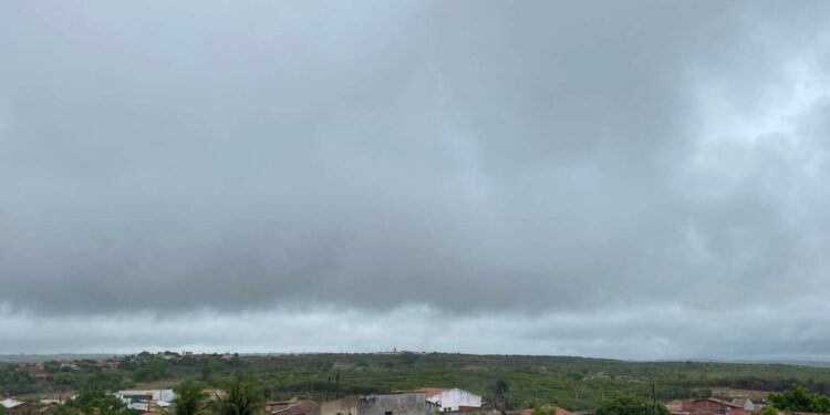 Céu nublado em todo o território do Nordeste neste domingo (25)