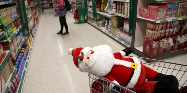 Endividado, consumidor tende a abandonar compra por impulso no Natal