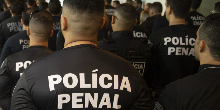 Governo do Ceará deve realizar concurso para policial penal com 800 vagas em 2023