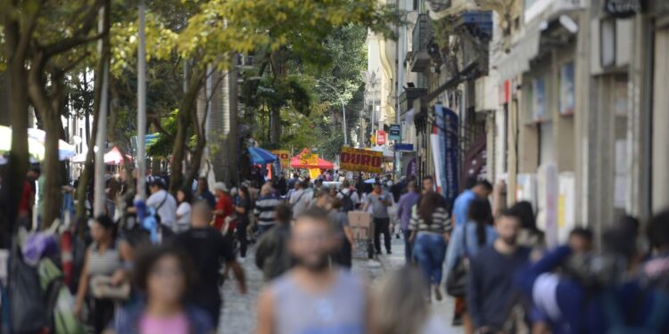 Brasil registra 24 mortes por Covid e 5.992 casos