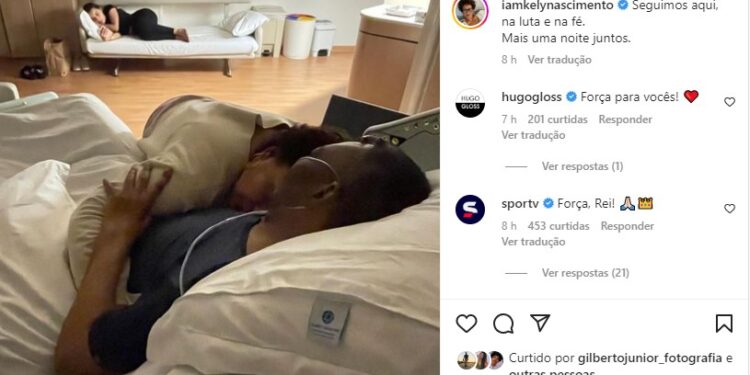 Kely Nascimento posta foto abraçada a Pelé no hospital