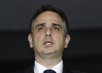 Diplomação destaca exercício da democracia, diz presidente do Senado