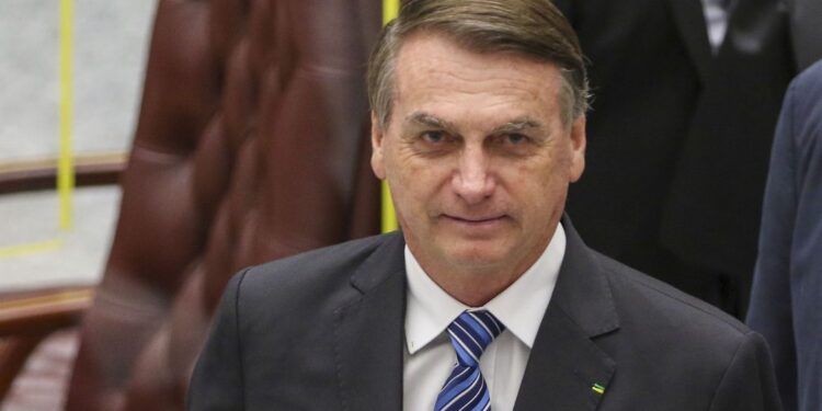 Presidente renova concessões da Rede Globo, Band e Record