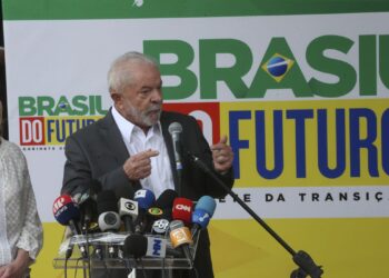Exames de Lula estão dentro da normalidade, diz boletim médico
