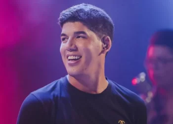 Avião com Zé Vaqueiro sofre pane e cantor cancela shows